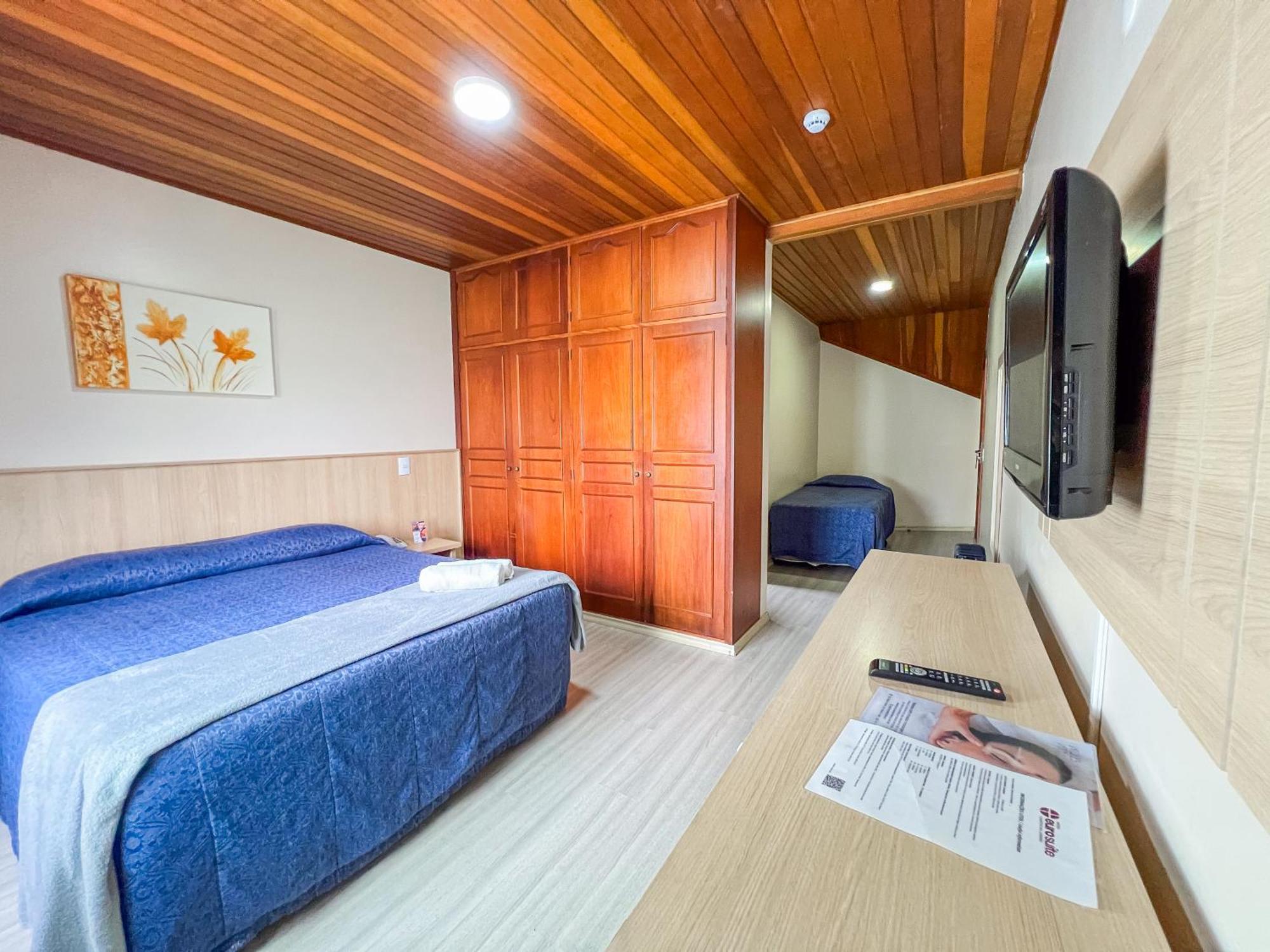 Hotel Euro By Nacional - A 800 Metros Da Capivari 3*